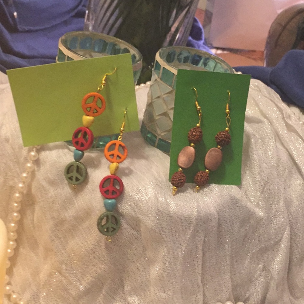 Earrings: dangling